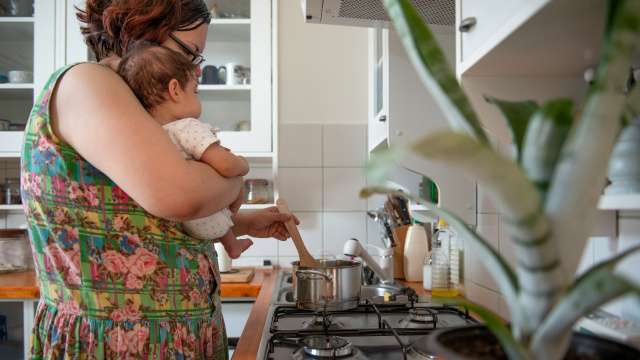 Aprendi a preparar almoço rápido enquanto meu bebê dorme e agora economizo 2 horas por dia