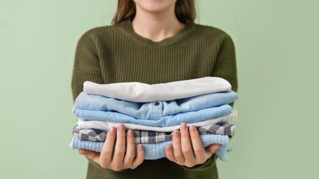 Afinal, temos que lavar roupas novas antes de usá-las? Aprendi o que fazer com uma profissional de lavanderia