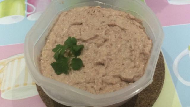  O patê de calabresa é muito gostoso e leva poucos ingredientes. (Créditos: TudoGostoso/Mariana Ferreira)