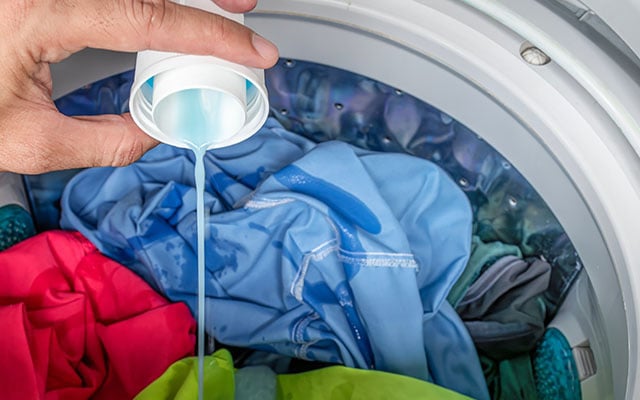 Sabão em pó ou sabão líquido para lavar roupas: qual deles é melhor para sua máquina de lavar?