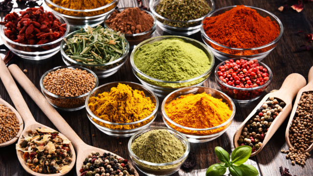 A especiaria deliciosa que é rica em proteínas, fortalece as articulações e gera colágeno