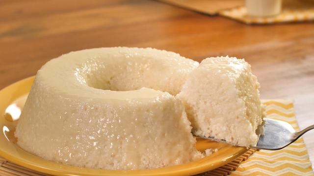 Bolo de tapioca com coco: como preparar esse delicioso doce para servir no lanche da tarde ou de sobremesa