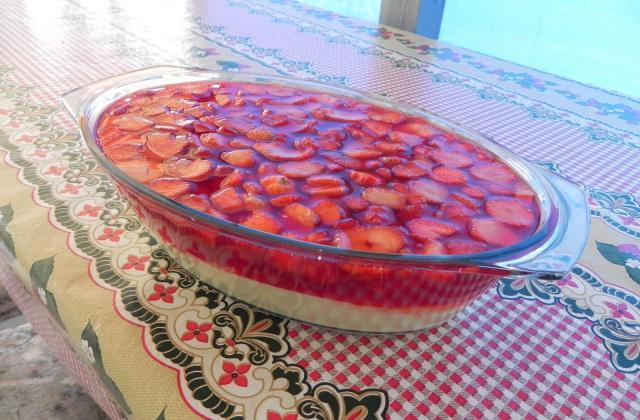 Sobremesa de morango simples e infalível que não tem como não gostar! Confira essa receita