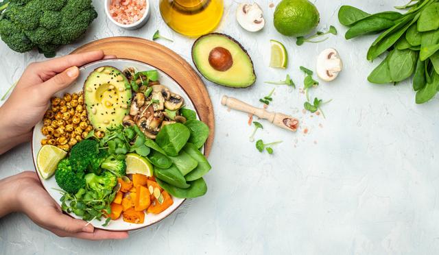 Verão chegou com tudo! Descubra quais são as frutas e legumes da estação para preparar receitas nutritivas, gostosas e com ótimo custo-benefício