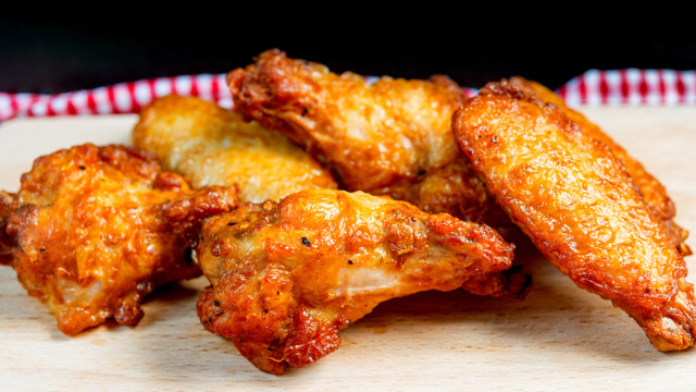 Como preparar o frango frito mais delicioso de todos em casa, de forma fácil e rápida, com um ingrediente secreto