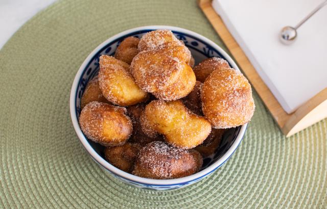 O TudoGostoso também ensina como fazer bolinho de chuva vegano! (Créditos: Shutterstock)