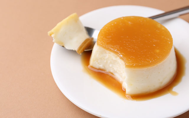 O pudim dos sonhos sem açúcar, sem ovo e sem forno existe e eu te ensino como fazer!