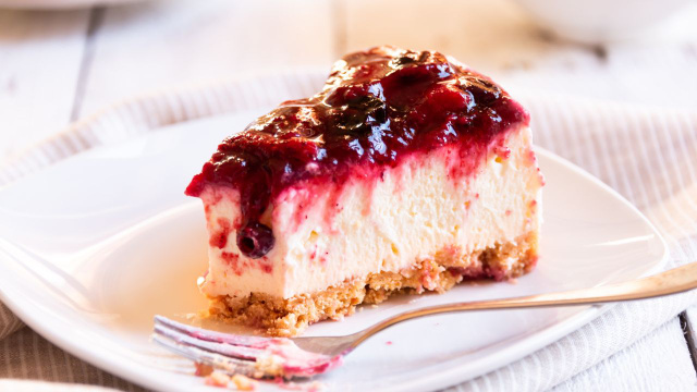 Levinha, fácil de fazer e deliciosa a cada colherada: cheesecake de iogurte natural é a sobremesa favorita da minha família