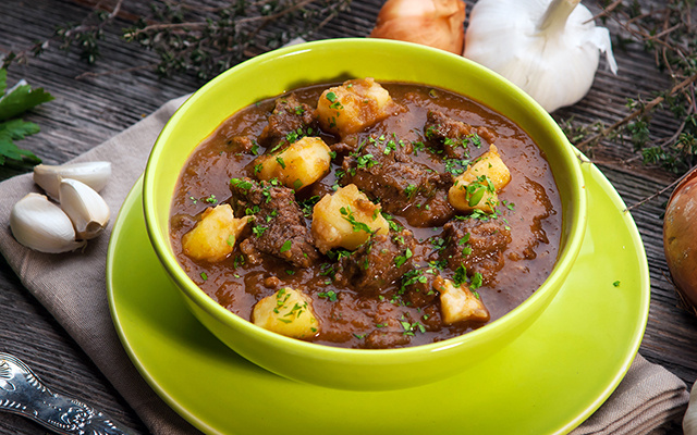 Um chef renomado: “O melhor ensopado é feito com 1,3 kg de bochechas de boi e 15 g de chocolate”