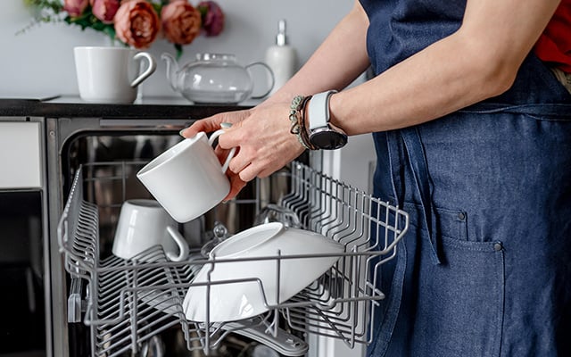 Você pode estar usando a lava-louças de forma errada: 3 dicas para aproveitar o aparelho ao máximo