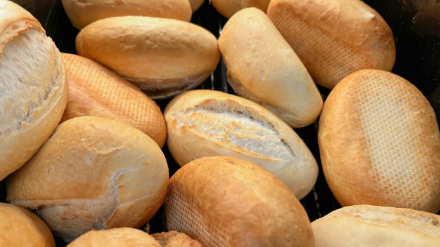 O segredo que só as padarias usam para manter o pão fresquinho por dias