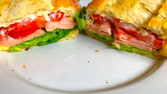 Sanduíche natural de mortadela. (créditos: TudoGostoso)