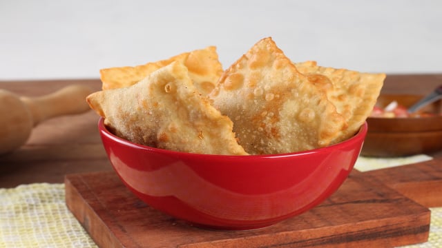 Pastel de feira em casa: receita do TudoGostoso mostra como fazer massa crocante e sequinha igual da barraca