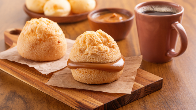Pão de queijo: Descubra a história por trás de um dos pratos mais amados pelos brasileiros