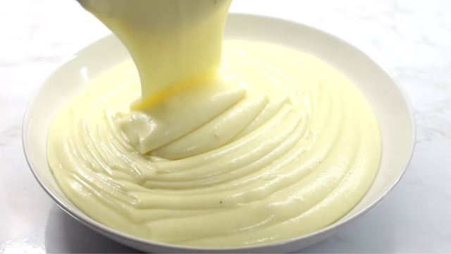 "Para um purê de batata cremoso, cozinhe as batatas com casca para que não soltem o amido", revela o engenheiro e cozinheiro Pablo Fernández