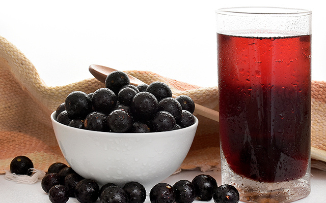 Fiz meu próprio refrigerante de jabuticaba e ficou melhor que aquele famoso industrializado, estou viciado!