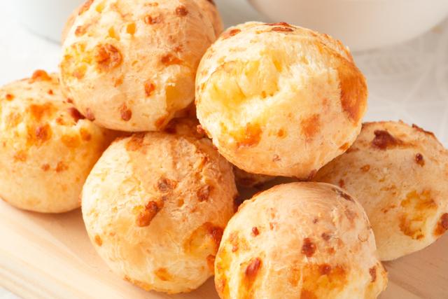 Pão de queijo de liquidificador: aprenda o pulo do gato pra receita dar certo