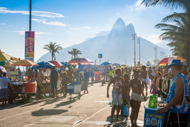 Esses são os cuidados que você deve ter na hora de comer na praia durante o verão