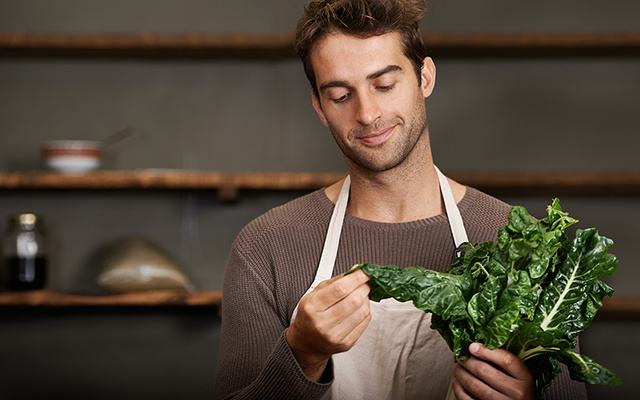 Descobri que comi espinafre errado a vida inteira depois de ouvir os conselhos valiosos dessa nutricionista