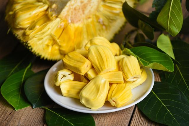 Benefícios da jaca-dura: conheça nutrientes, saiba como diferenciar da mole e descubra preparos para esse tipo da fruta