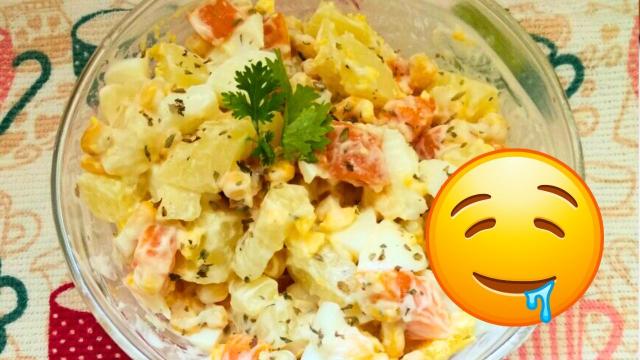 O acompanhamento perfeito para o churrasco ou frango assado de domingo: essa é a receita de salada de maionese da minha família