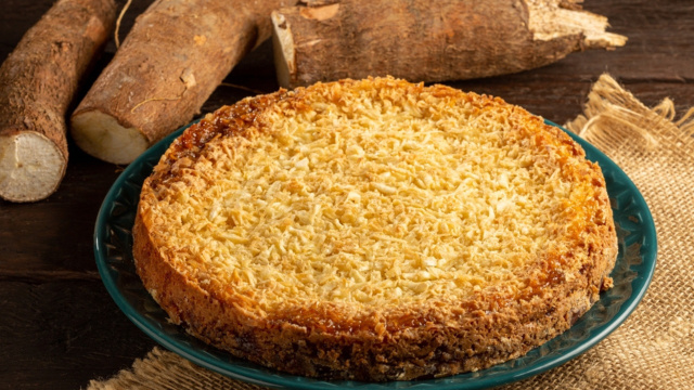 Esse é o melhor bolo de aipim que eu já provei e só precisa de 3 passos simples