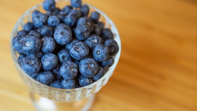 Autoridade emite recall de mais de 20 toneladas de mirtilo: possível contaminação por Listeria