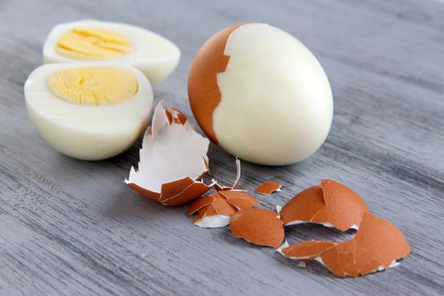 Casca de ovo é um poderoso fertilizante natural para as plantas; saiba como fazer