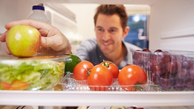 Você continua com fome mesmo depois de comer? Veja o que diz a ciência e como lidar com esse fenômeno