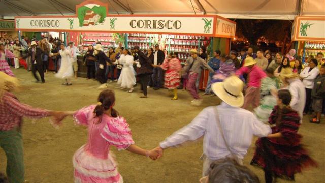 Por que Paraty tem um festival de cachaça há 40 anos? Pinga também é cultura!