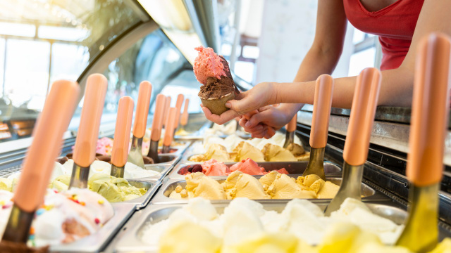 Nem sorvete de chocolate, nem de morango (e muito menos creme!): a nova tendência de sabores que vai surpreender no verão 2025