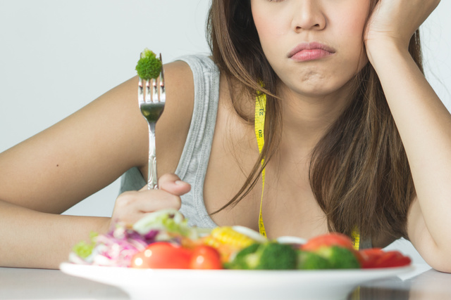 25% das pessoas arruina a dieta por causa desse erro, aponta estudo