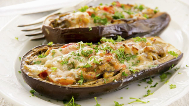 Até quem não gosta de berinjela vai adorar essa berinjela recheada (Créditos: TudoGostoso)