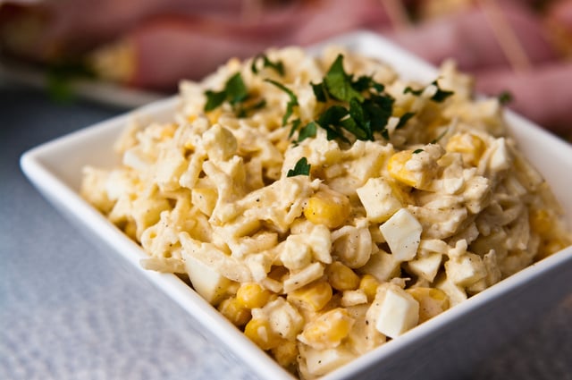 5 versões de salada de maionese para sair da mesmice e surpreender no almoço de domingo