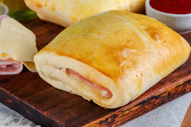 Joelho, italiano, bauru ou enroladinho: não importa qual o nome na sua cidade, essa receita é a escolha perfeita para deixar o seu lanche ainda mais saboroso