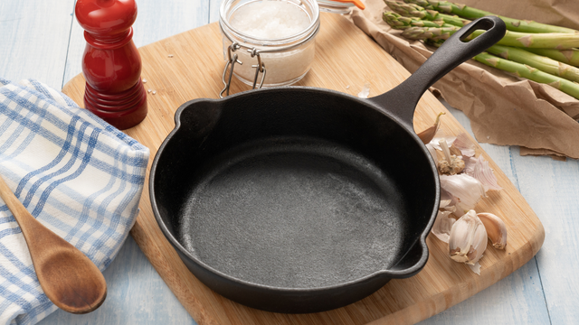 Panela de ferro é realmente melhor do que inox? Saiba as principais diferenças entre as duas opções