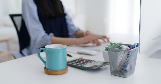 Dificuldade em se concentrar? Esses 5 chás podem te ajudar a manter o foco nas atividades do dia a dia