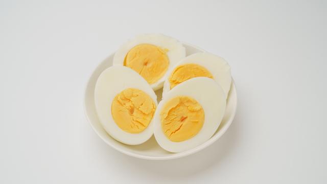 O que acontece com o corpo se você comer 2 ovos cozidos no café da manhã todos os dias? Aqui estão os benefícios desse ritual