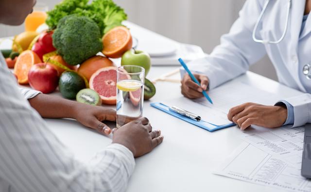 Afinal, existe uma dieta anticâncer? Esse renomado oncologista tem a resposta