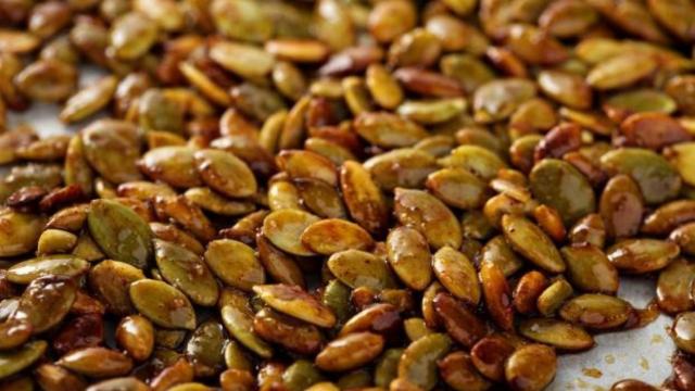 Crocantes snacks de sementes de abóbora são perfeitos para um lanche nutritivo e delicioso