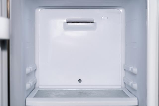 Você sabe para que serve esse pequeno buraco na geladeira? Veja por que ele é tão importante