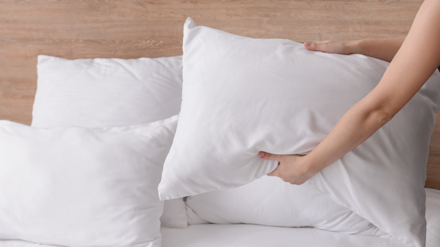 Você provavelmente está limpando o seu travesseiro do jeito errado: esse é o método mais eficaz para evitar a presença de ácaros e bactérias