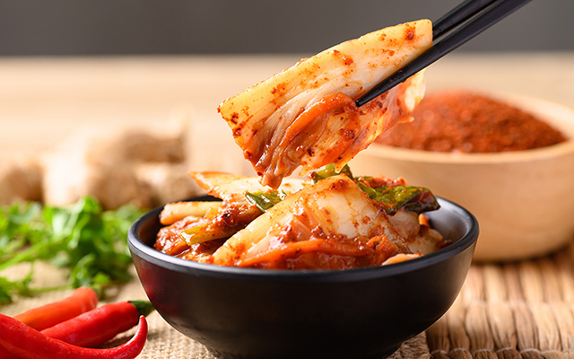 O segredo coreano para ficar menos doente: receita fermentada é um superalimento milenar que surpreende cientistas por ser um escudo imunológico