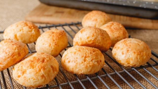 Essa é a melhor receita de pão de queijo caseiro que eu já comi, aprendi com a babá do meu filho