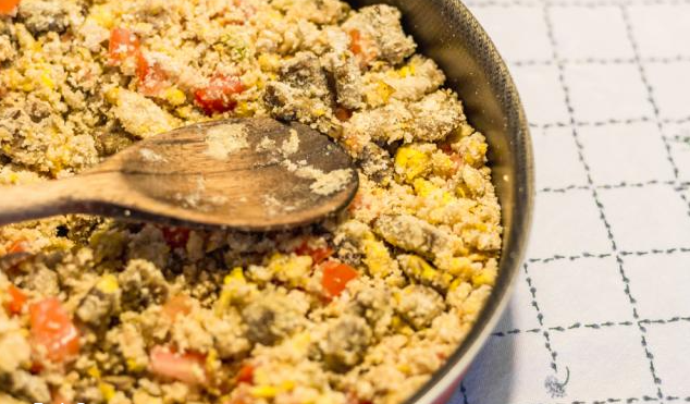 Farofa especial de ano novo: receita simples, fácil e deliciosa, todo mundo vai querer repetir