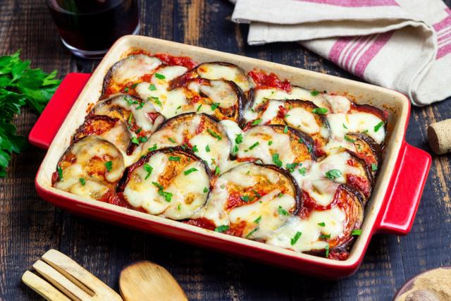 Esta receita de berinjela é perfeita para o jantar: é rápida de preparar e supersaudável