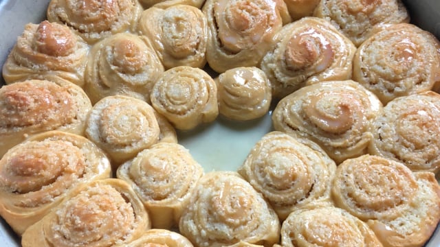 Você já comeu forrobodó? Aprenda a fazer essa rosquinha divina e fofinha com calda de coco ralado