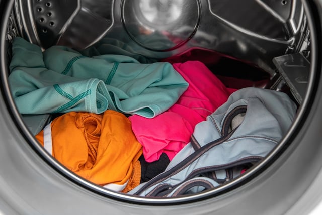 Quanto mais forte o cheiro, pior. Por que você não deve usar amaciante de roupas em roupas de ginástica