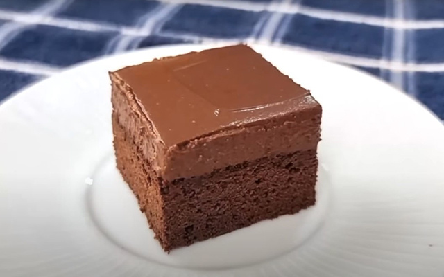 Nem farinha, nem açúcar: faço esse bolo cremoso de chocolate de apenas 3 ingredientes toda segunda-feira