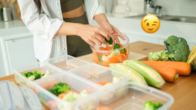 Este é o segredo para ter salada pronta para a semana toda: não fica murcha e já vem com um molho delicioso, basta servir